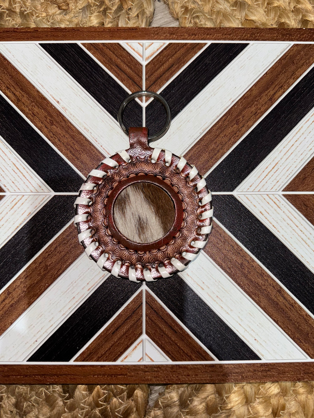 Circle Cowhide Keyring B