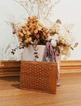 Load image into Gallery viewer, Men’s Woven Leather Wallet
